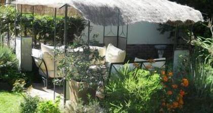 Mooring House Guest Lodge