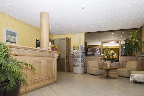 Check-in/check-out kiosk