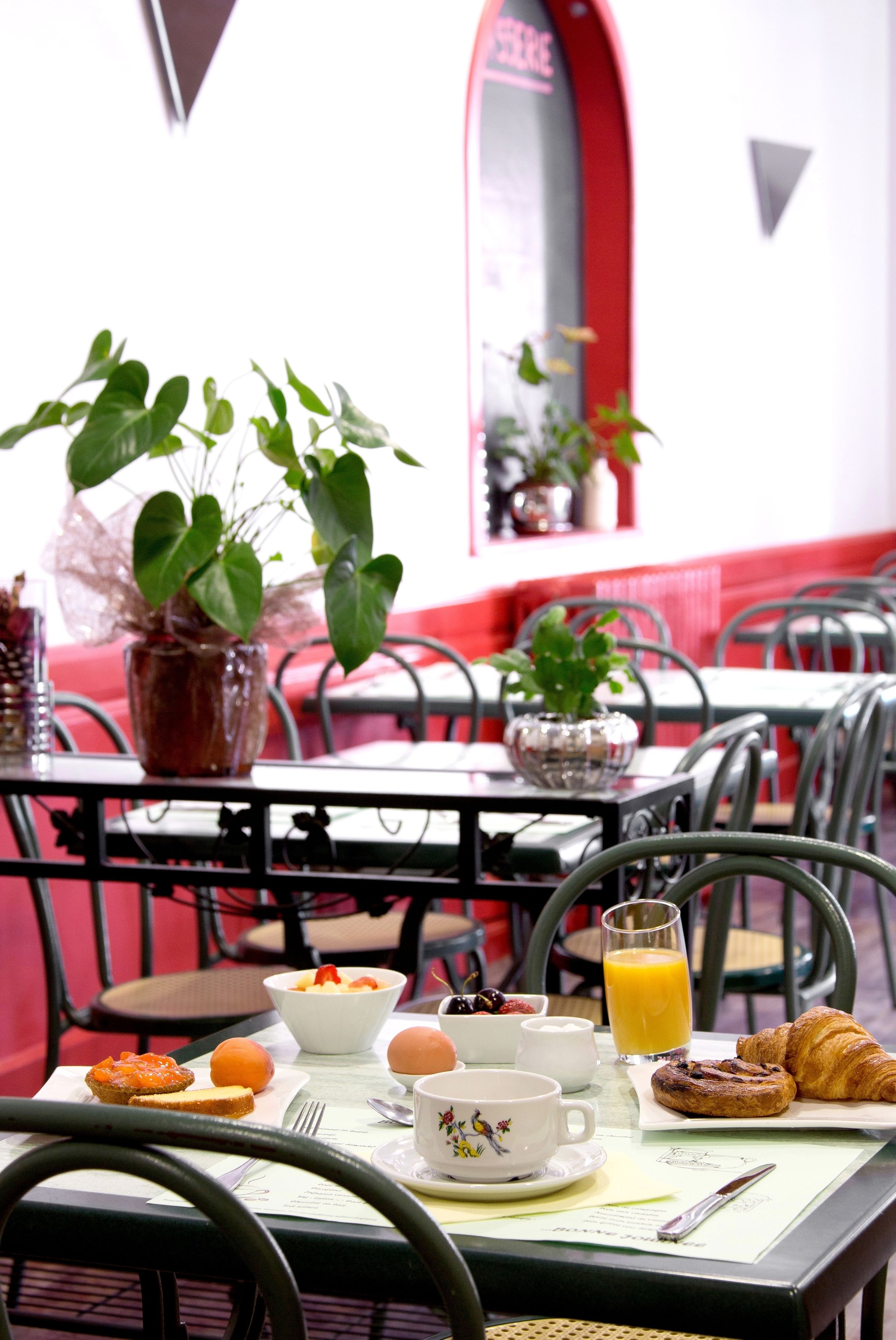 daily buffet breakfast (eur 8 per person)