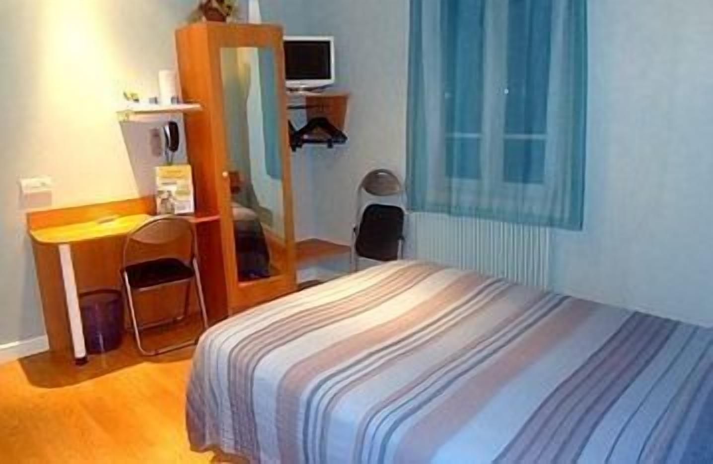 in-room safe, desk, soundproofing, iron/ironing board