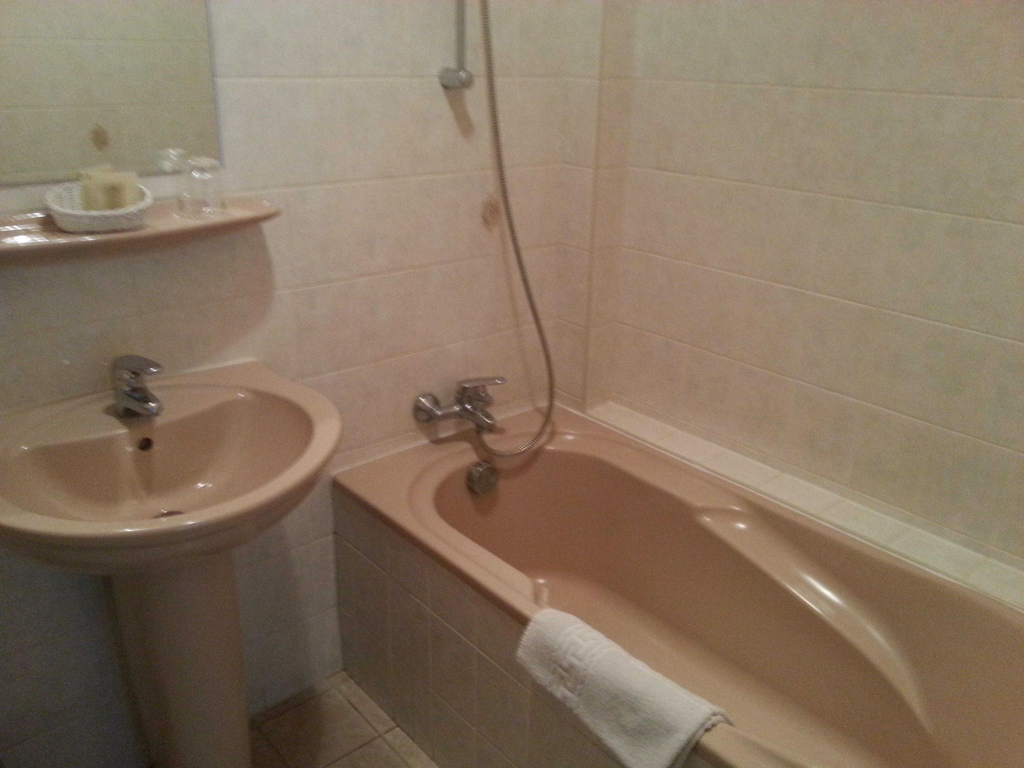 double room | bathroom | free toiletries, hair dryer