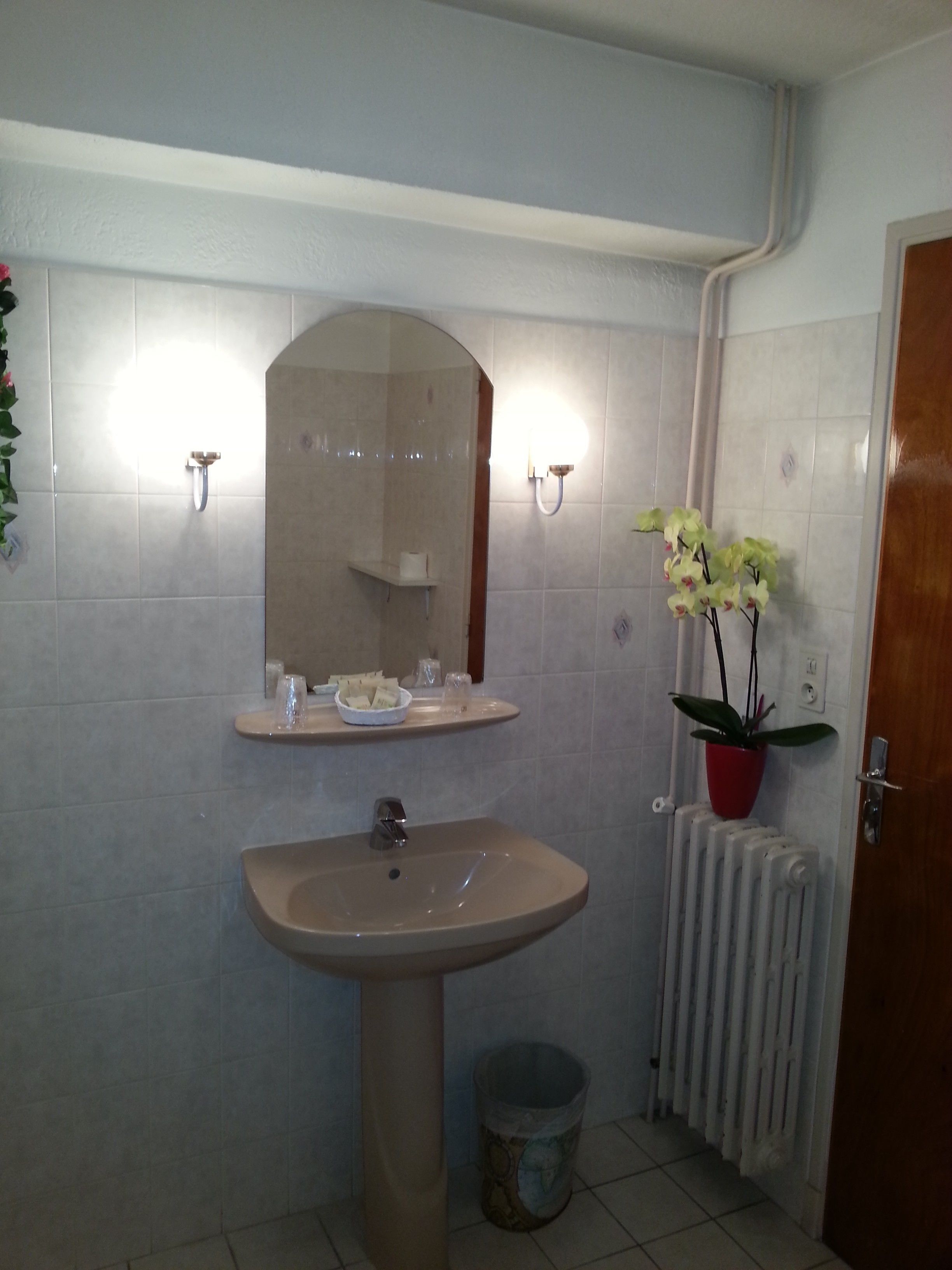 double room | bathroom | free toiletries, hair dryer