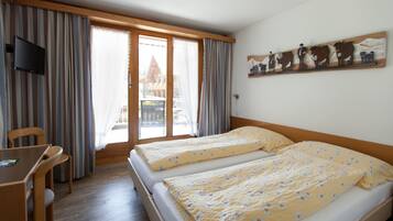 Double Room, 2 Twin Beds, Non Smoking, Balcony | In-room safe, desk, soundproofing, free WiFi