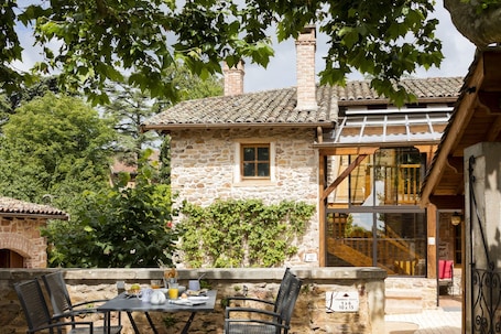 Terrace/patio. Contact Hôtels Le Savigny & Spa