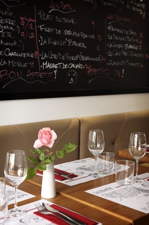 Lunch and dinner served - La Nivelle (Saint-Pee-sur-Nivelle)