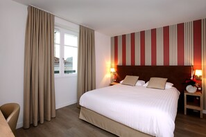 办公桌、隔音、免费婴儿床、免费 WiFi