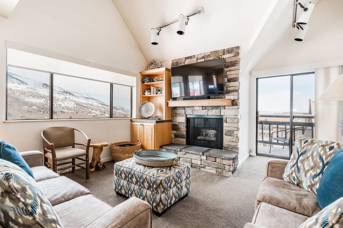 3-Bedroom Condominium #32 | Living area | Fireplace, DVD player