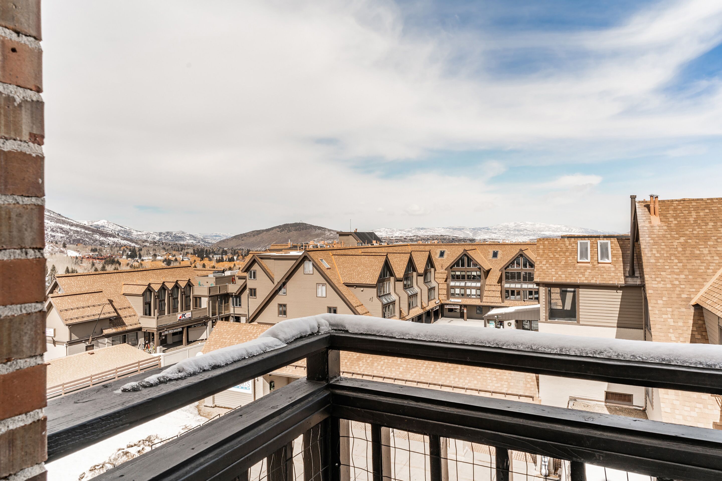 3-Bedroom Condominium #32 | Balcony