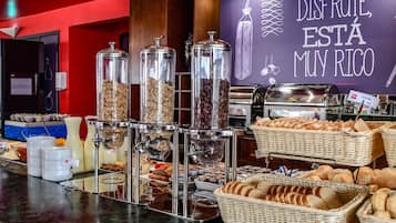 Daily buffet breakfast (CLP 10 per person)