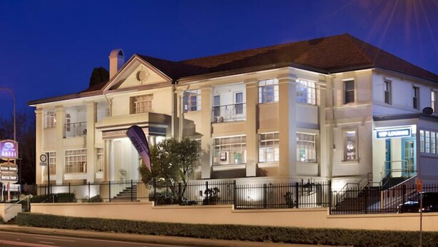 Front of property - The Grand View Hotel (Wentworth Falls)