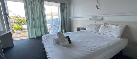 1 bedroom, blackout drapes, free WiFi, bed sheets