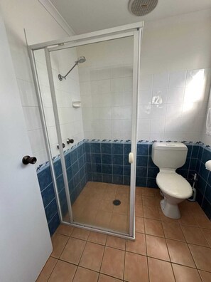 Bathroom - Merimbula Gardens Motel (Merimbula)