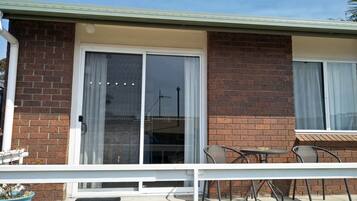 Small Family Room | Terrace/patio