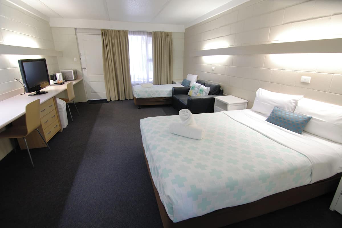 Twin Room | Premium bedding, iron/ironing board, free WiFi