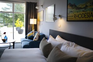 套房, 1 張特大雙人床, 露台 (Oriana) | 高級寢具、羽絨被、特厚豪華床墊、書桌