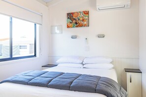 3 Bedroom Superior Villa | Iron/ironing board, bed sheets - NRMA Yarrawonga Mulwala Holiday Park (Mulwala)
