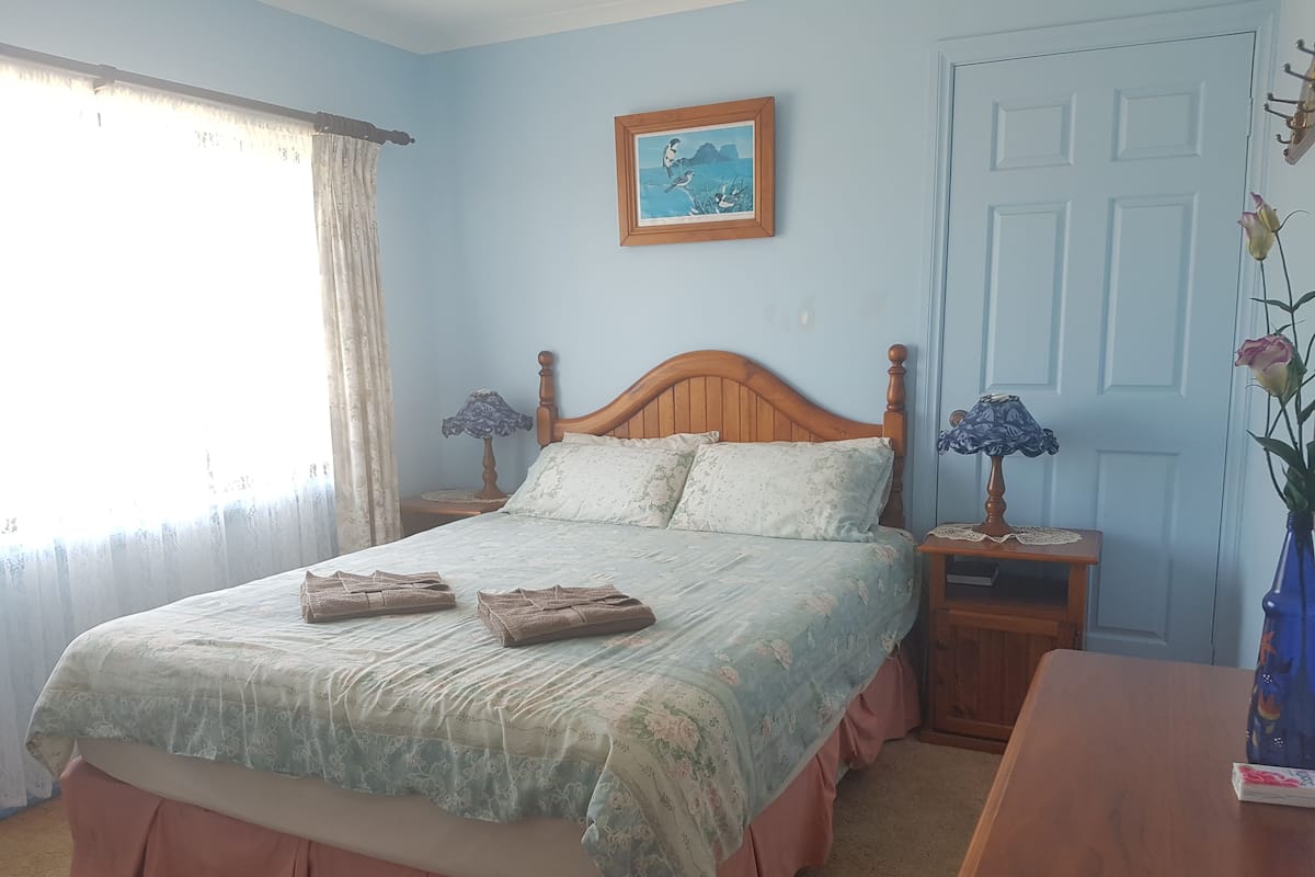 Rom – executive (Executive Spa Room) | Skrivebord, strykejern/-brett, wi-fi (inkludert) og sengetøy