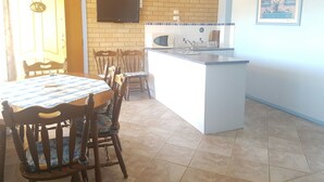 Rom – executive (Executive Spa Room) | Eget tekjøkken | Kaffetrakter/tekoker, kjøleskap og vannkoker