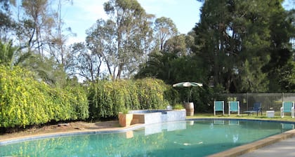 Greenacres Motel
