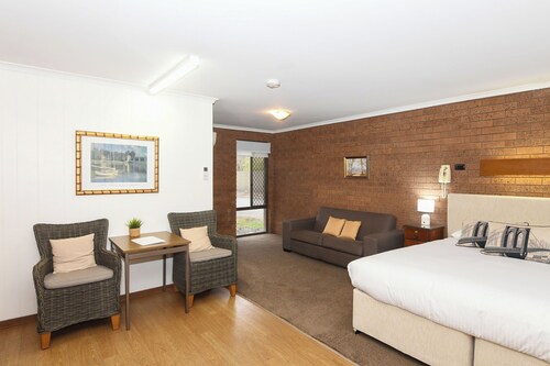 Greenacres Motel