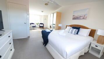 Townhouse, 1 Bedroom | 1 bedroom, individually decorated, individually furnished