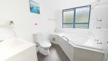 Townhouse, 2 Bedrooms | Bathroom