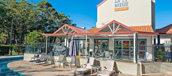 Nelson Bay Breeze Holiday Apartments