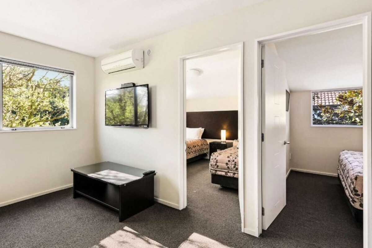 Desk, soundproofing, iron/ironing board, cots/infant beds