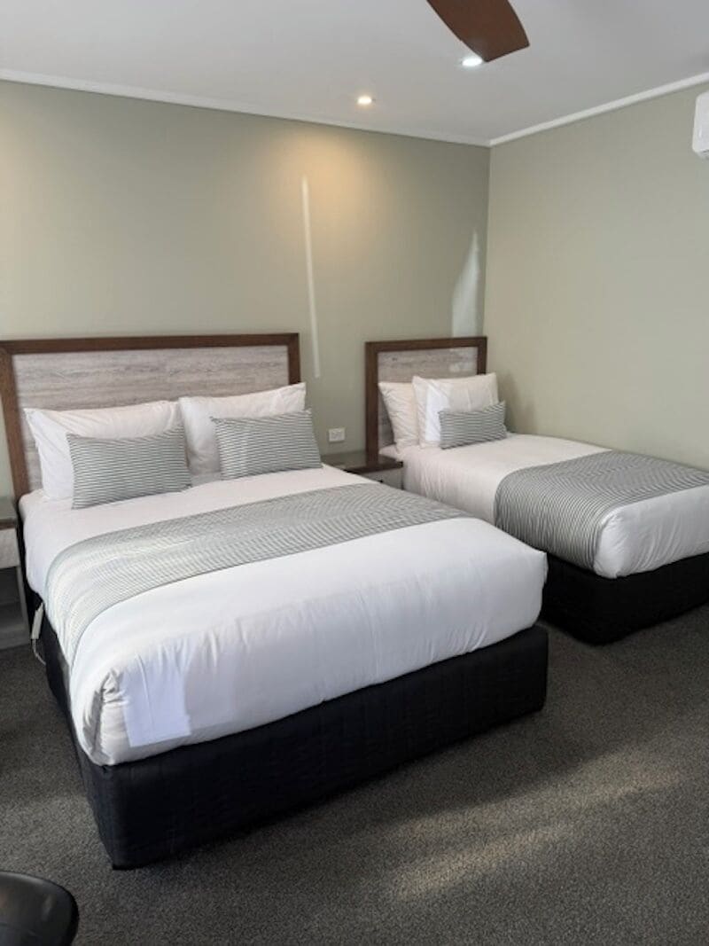 Standard-Studiosuite | Hochwertige Bettwaren, Daunenbettdecken, Pillowtop-Betten