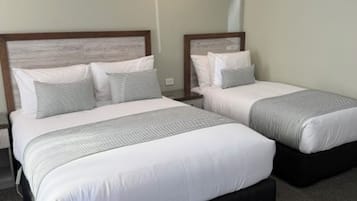 Standard-Studiosuite | Hochwertige Bettwaren, Daunenbettdecken, Pillowtop-Betten
