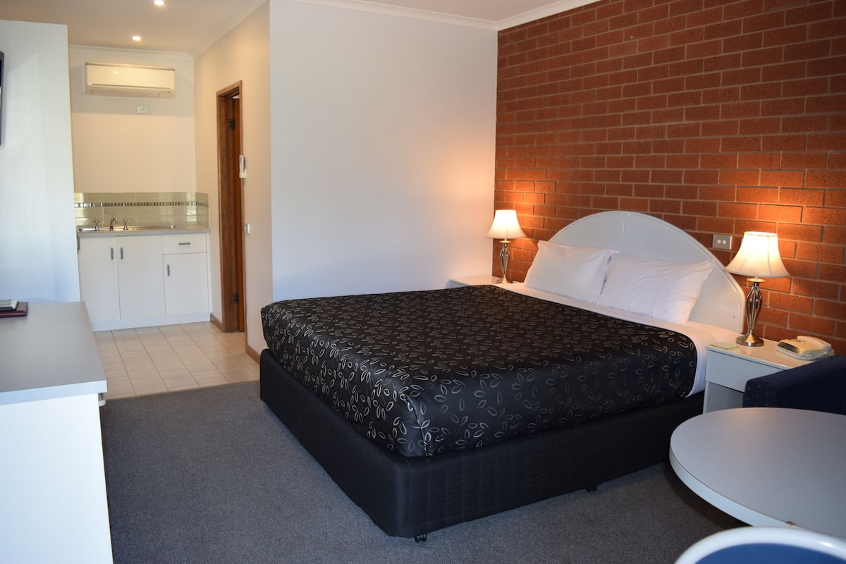 Executive suite, 1 kingsize bed | Luxe beddengoed, pillowtop-bedden, een strijkplank/strijkijzer