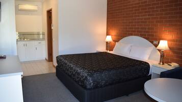 Executive-suite - 1 kingsize-seng | Premium-sengetøj, senge med topmadrasser, strygejern/strygebræt