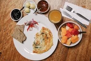 Desayuno continental gratuito y diario