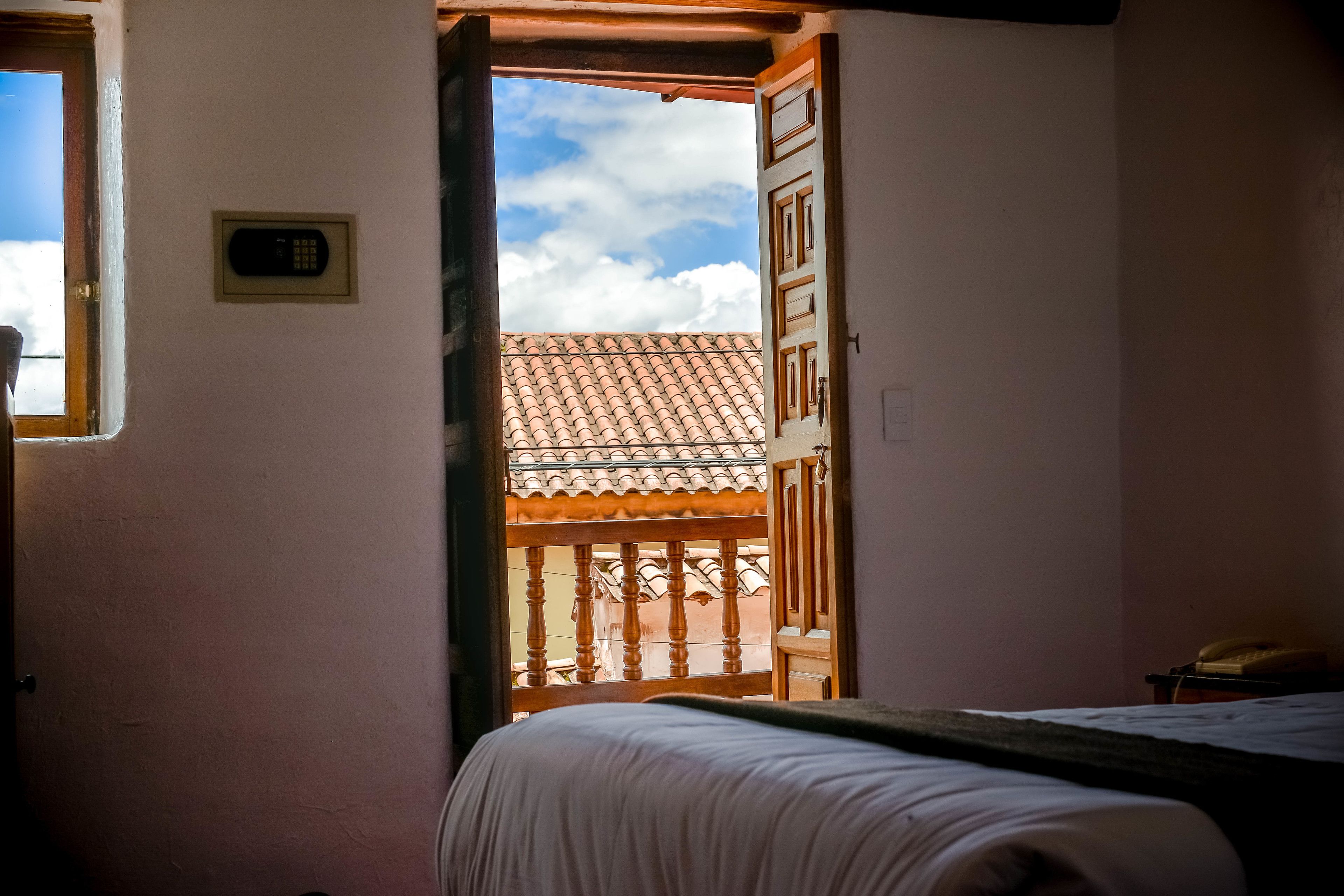 double room, 1 double bed, balcony | in-room safe, wifi, bed sheets