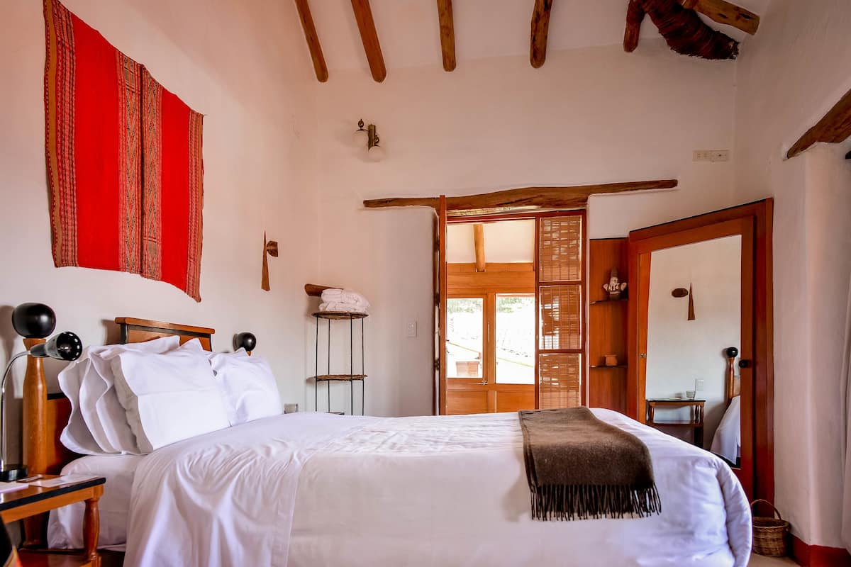 Caja de seguridad en la habitación, wifi y ropa de cama