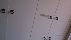 In-room dining - Australian Heritage Motor Inn (Dubbo)