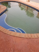 屋外プール、サンラウンジャー