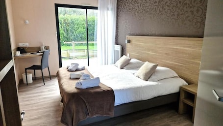 Superior Room | Premium bedding, Select Comfort beds, individually decorated, desk. Logis Hôtel Au Moyne de Saire