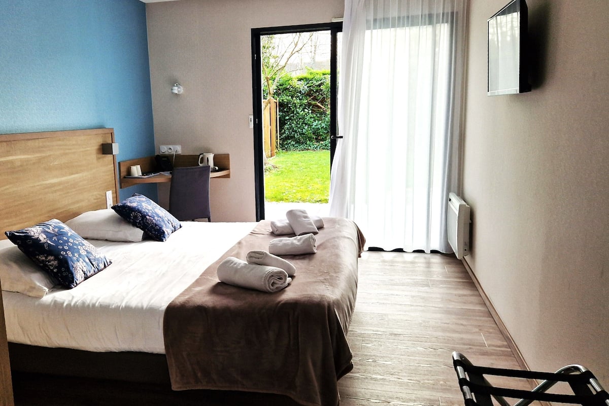 Comfort-Doppelzimmer, 1 Queen-Bett, zum Garten hin | 1 Schlafzimmer, hochwertige Bettwaren, Select-Comfort-Betten