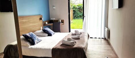 Chambre Double Confort, 1 grand lit, côté jardin