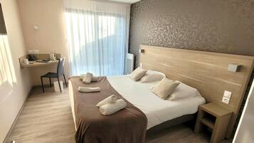 Comfort Double Room, 1 Queen Bed, Garden Area | 1 bedroom, premium bedding, Select Comfort beds, individually decorated