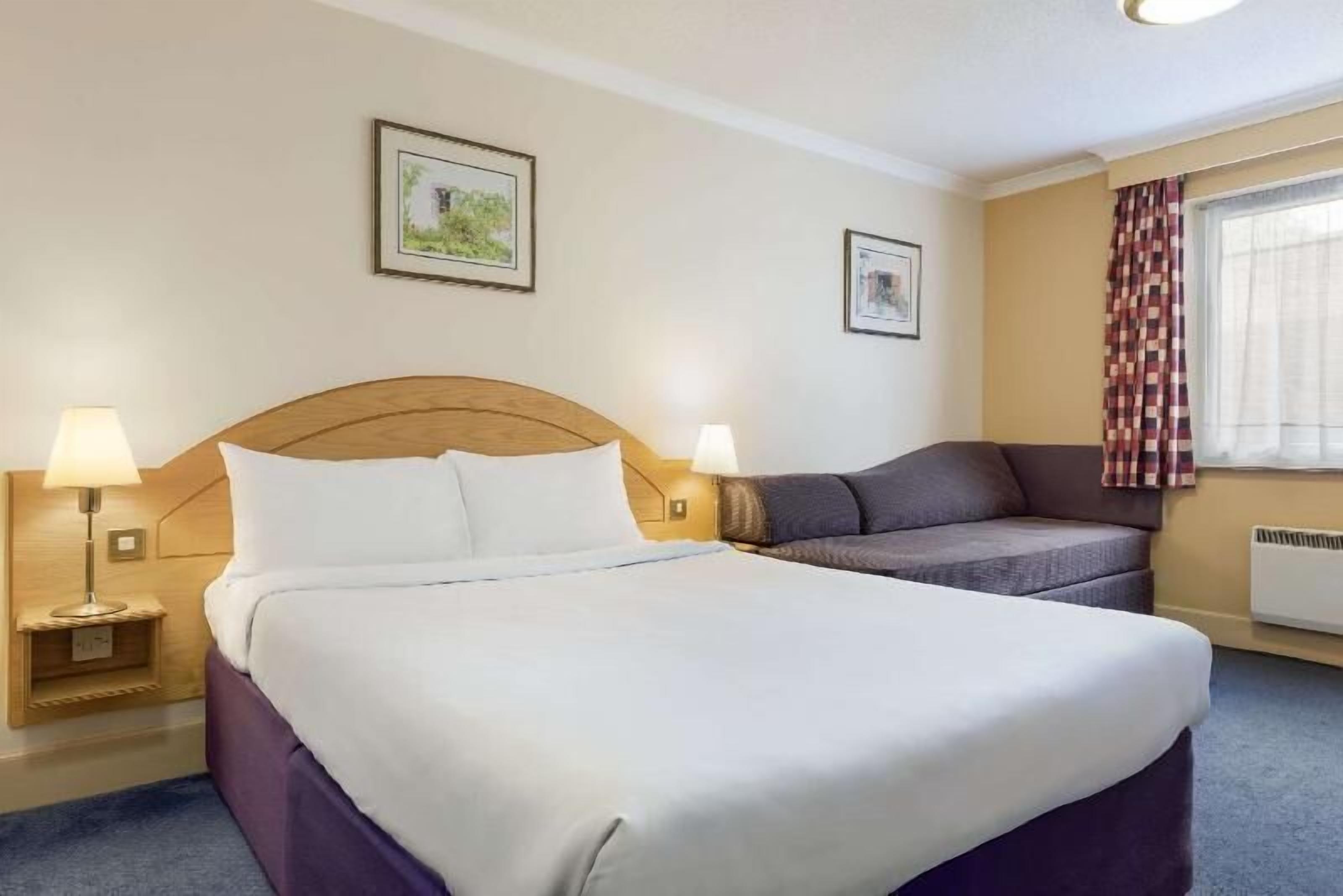 Desk, iron/ironing board, free cribs/infant beds, free WiFi