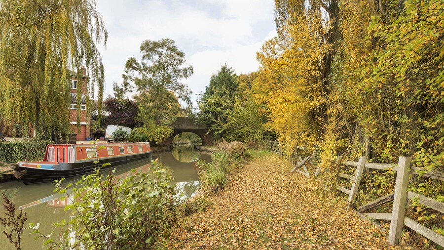 Days Inn by Wyndham Watford Gap