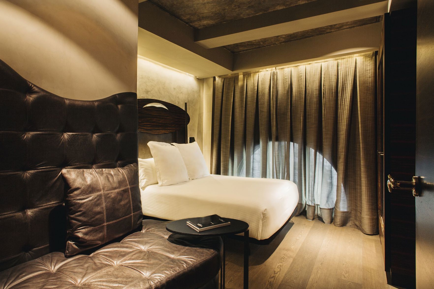 Premium bedding, free minibar, in-room safe, soundproofing