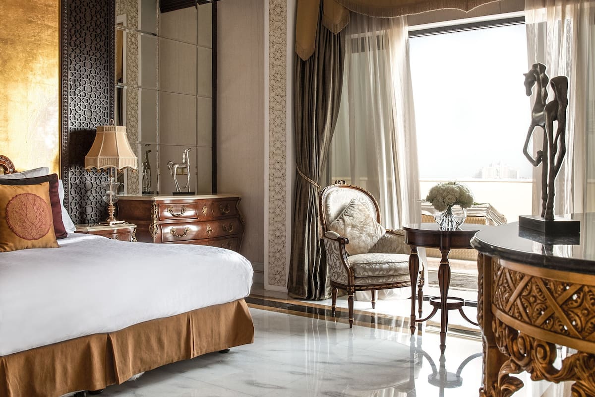 grand suite (imperial) | premium bedding, minibar, in-room safe, desk