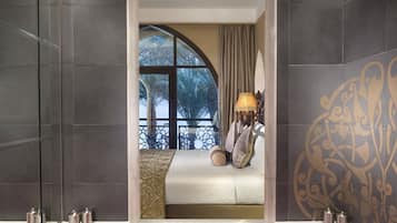 5 Bedrooms, Royal Villa, Private Pool, Club Lounge Access/Benefits, Spa Facilities Access | Salle de bain