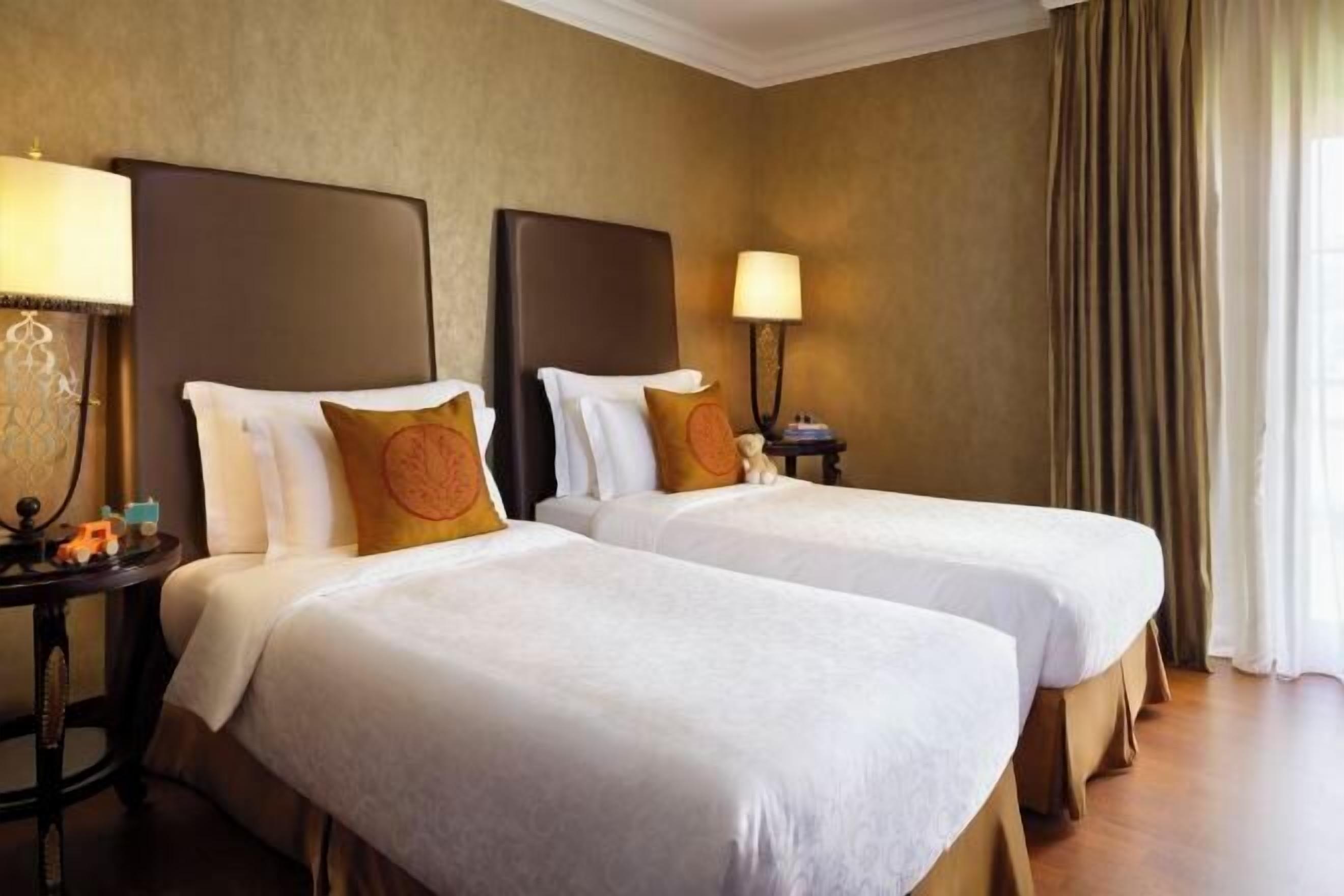 Premium bedding, minibar, in-room safe, desk