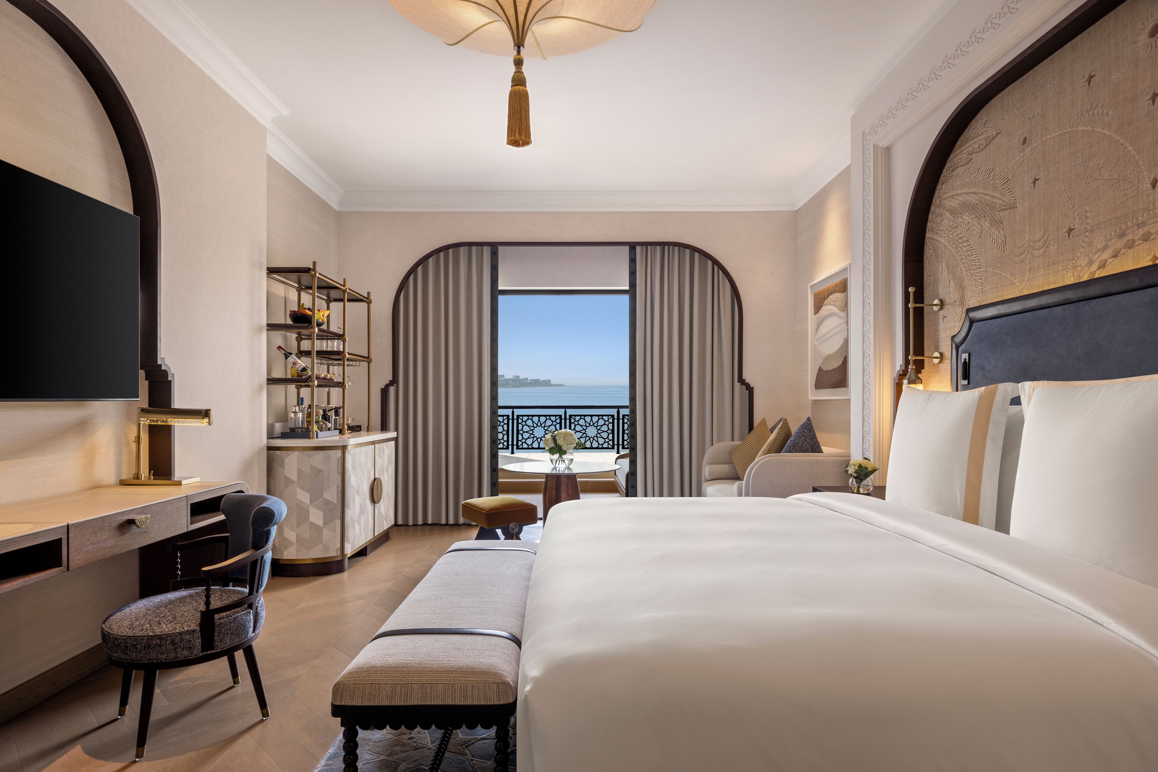 Habitación Deluxe (Ocean Skyline) | Ropa de cama de alta calidad y minibar 