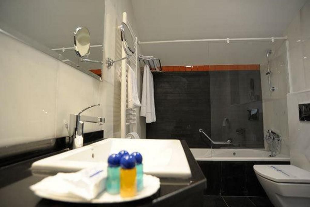 Artículos de higiene personal gratuitos y secador de pelo