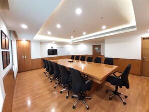 Business centre - Four Points by Sheraton Vadodara (Vadodara)